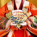 จูนิฮิโตะเอะ เสื้อผ้าของผู้หญิงในสมัยเฮอันซึ่งมี 12 ชั้น