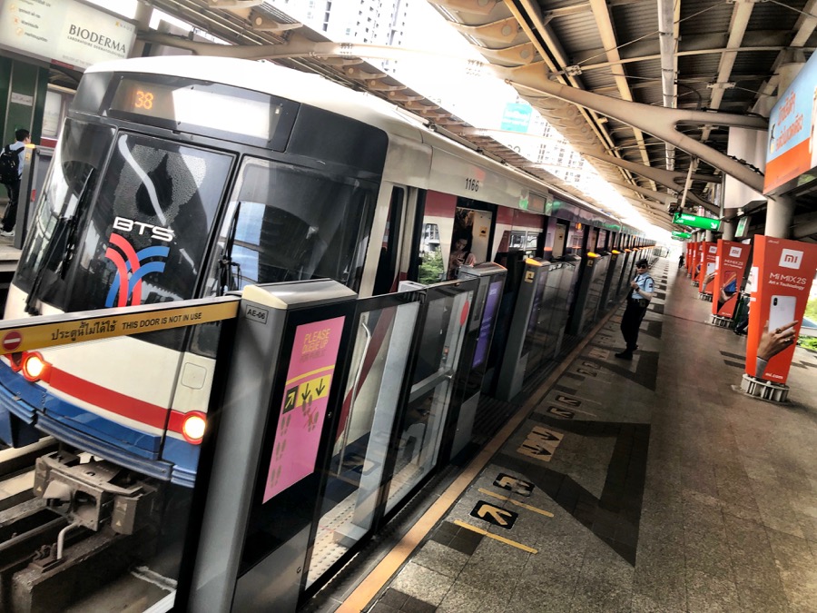 10分経っても動かない車両